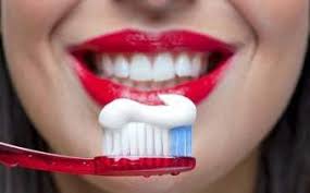 Kem đánh răng COLGATE TOTAL LỐC